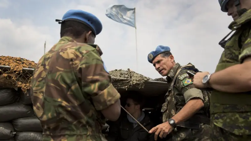 Gen Santos Cruz foi comandante das forças da ONU no Haiti e no Congo, onde teve seu helicóptero alvejado por forças rebeldes.